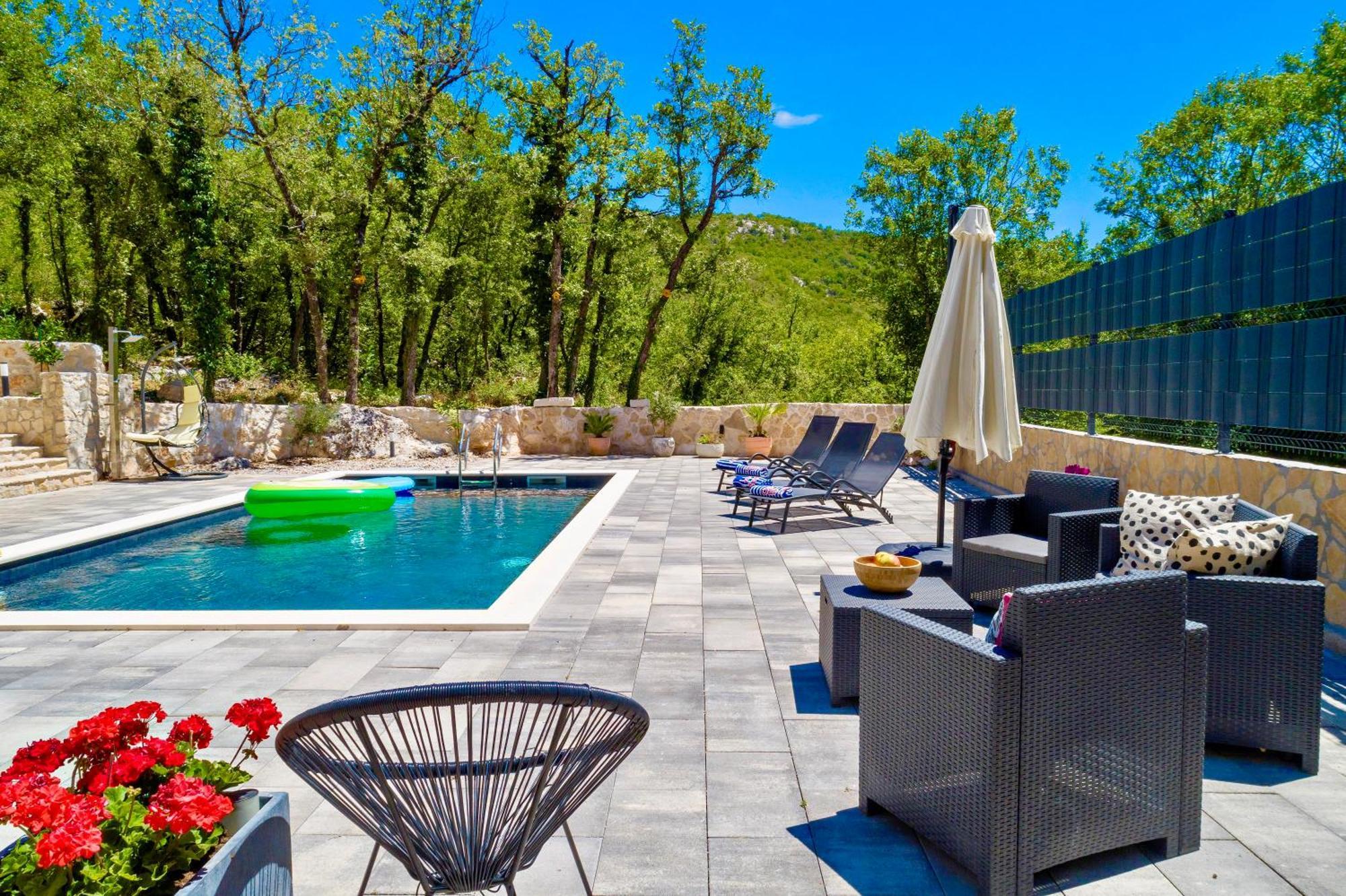 Luxury Villa Andrea Vrzika In Forest Near The Sea Zagvozd 外观 照片
